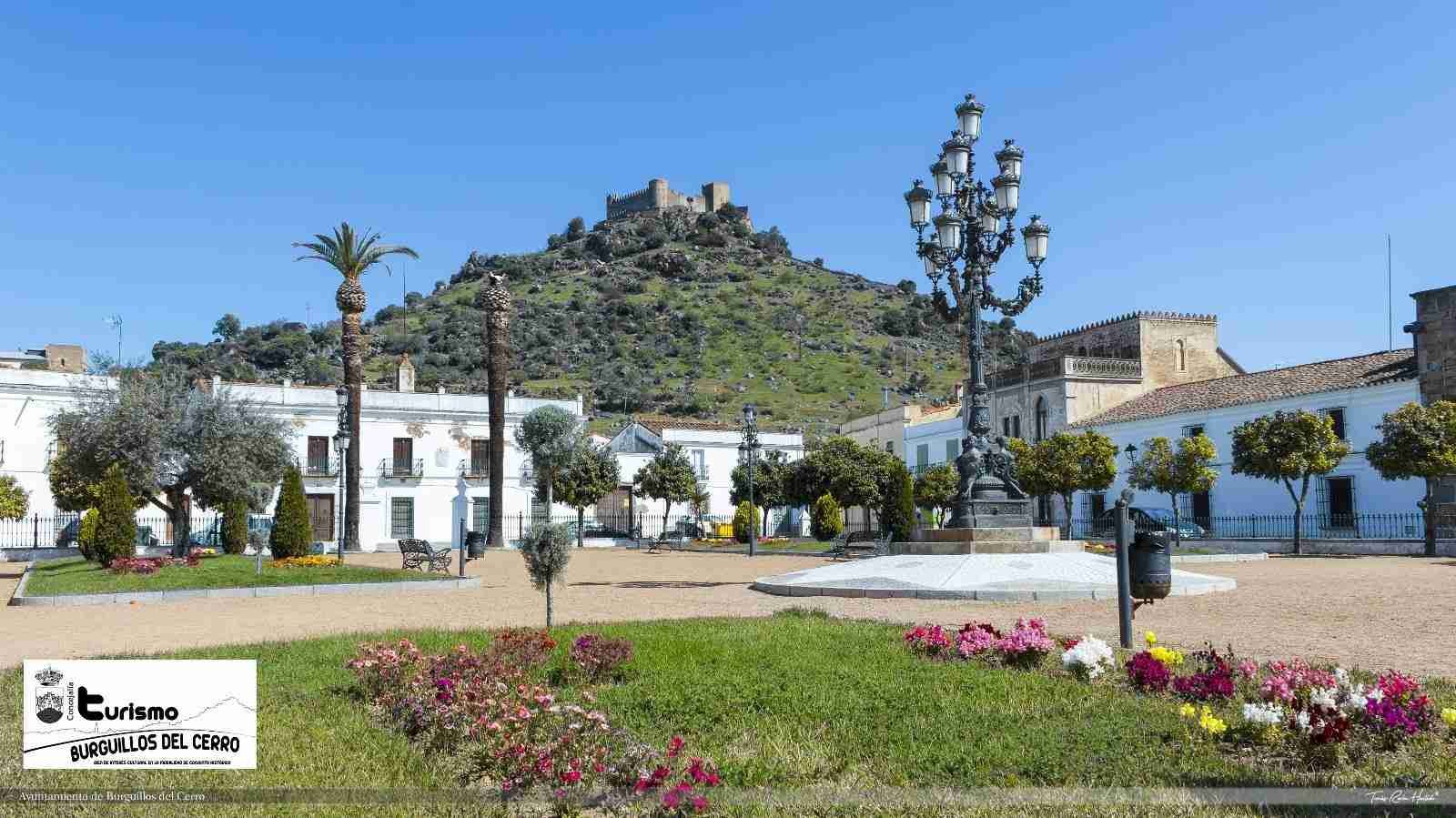 Paseo de la Fuente Llano y Plaza de España