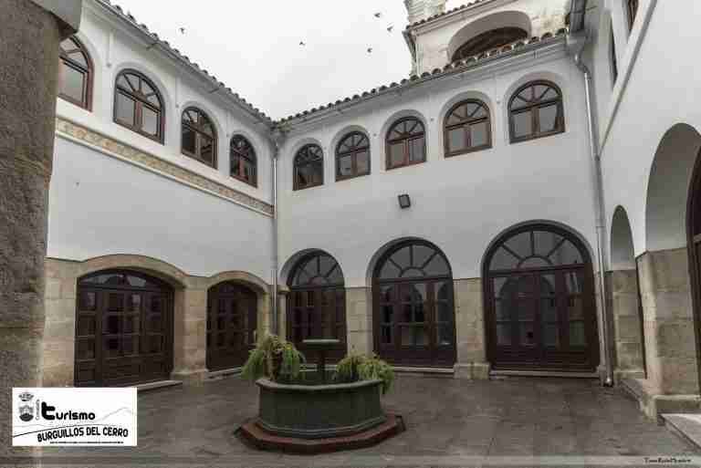 Patio Convento de las Concepcionistas Ayuntamiento de Burguillos del Cerro